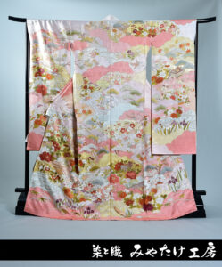 金駒刺繍の振袖｜四季花に熨斗｜大阪・京都のみやたけ工房